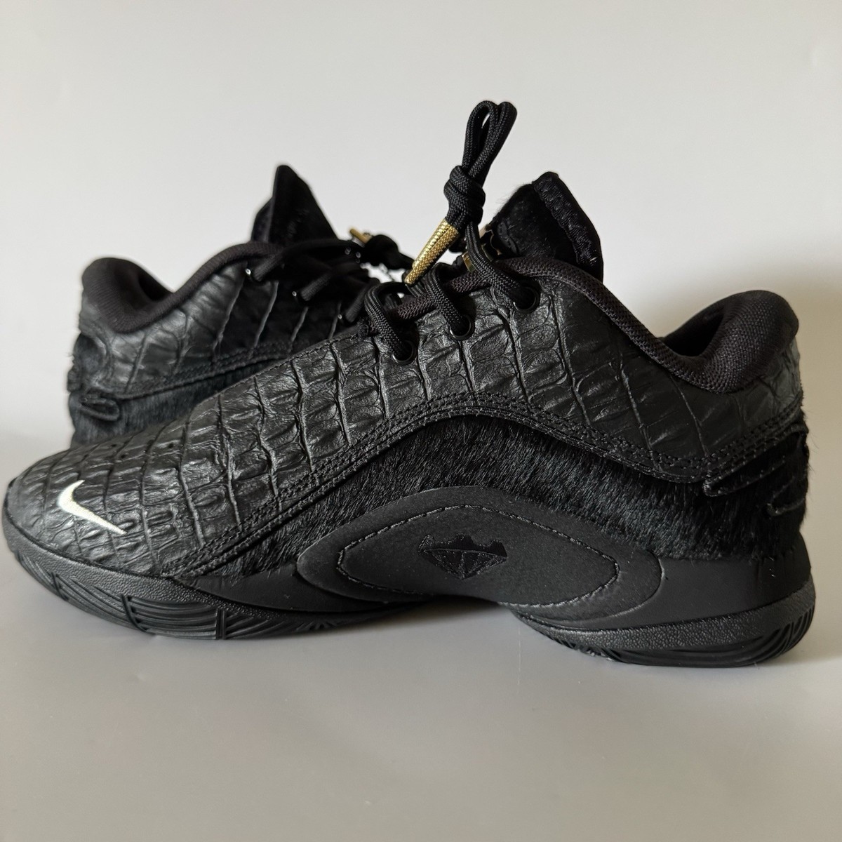 Nike Men's 6/Women's 7.5 LeBron 22 LX Basketball Shoes