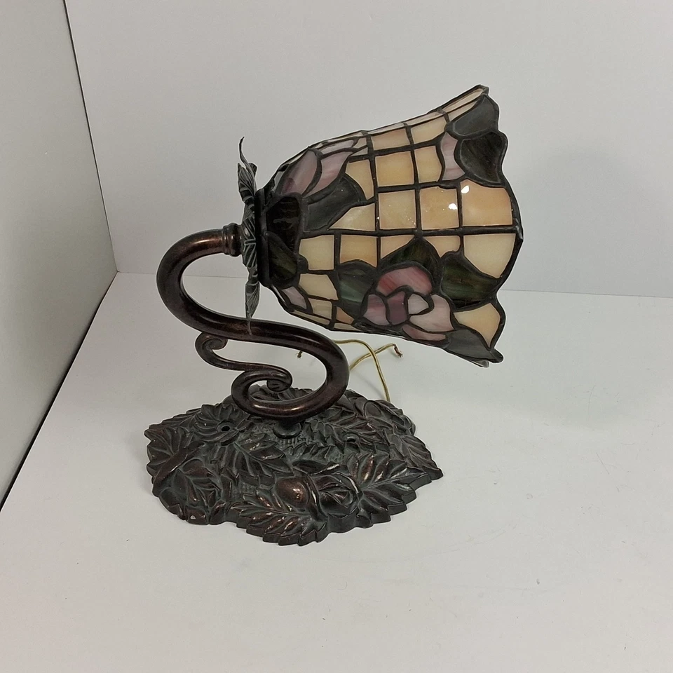 Aplique de pared de vitral estilo Tiffany rígido motivo de hoja de rosa de bronce 40 vatios Foto 2 de 4