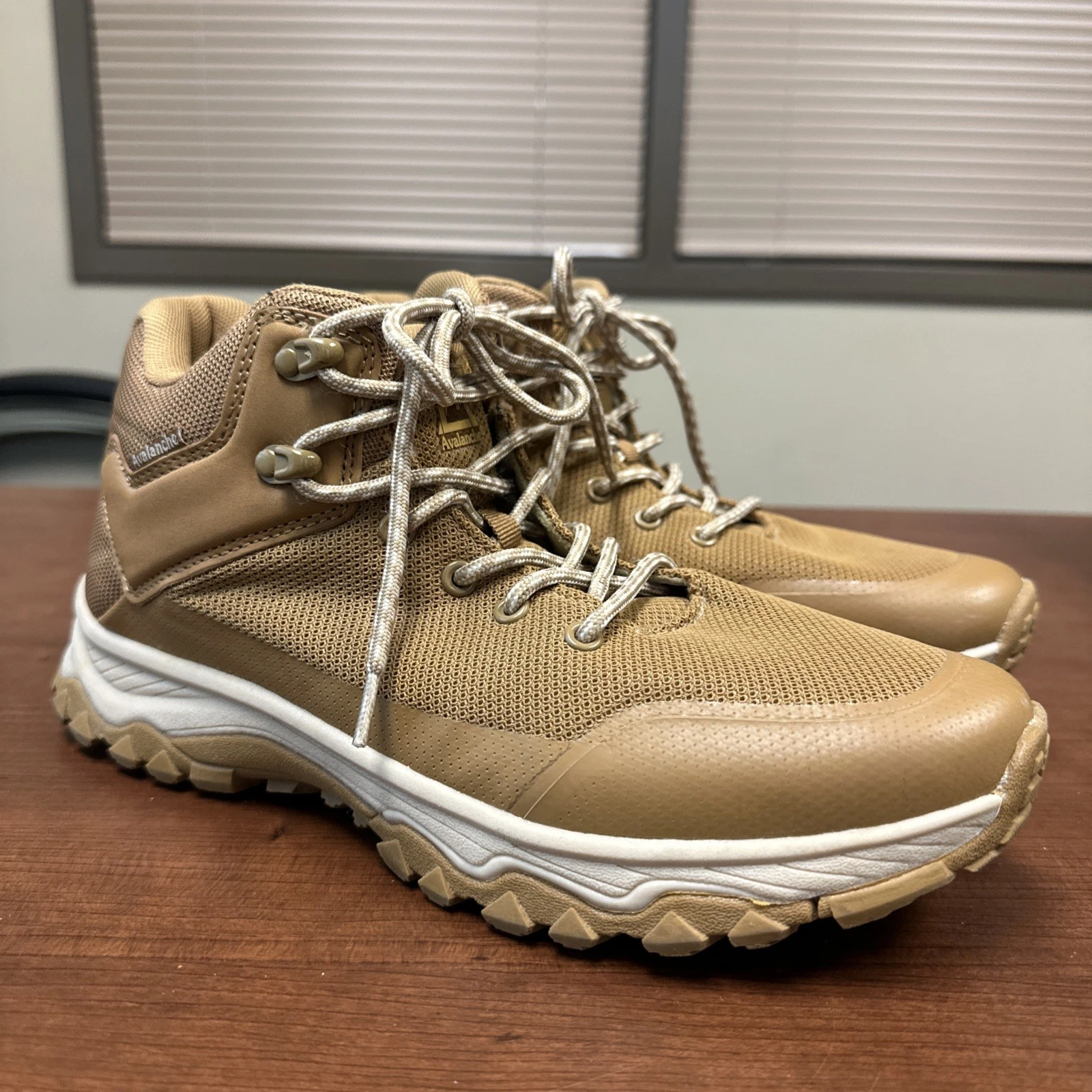 Avalanche Hiking Boots Ankle Boots Men’s 9 Women’s 11 Lace Up Outdoors Camping