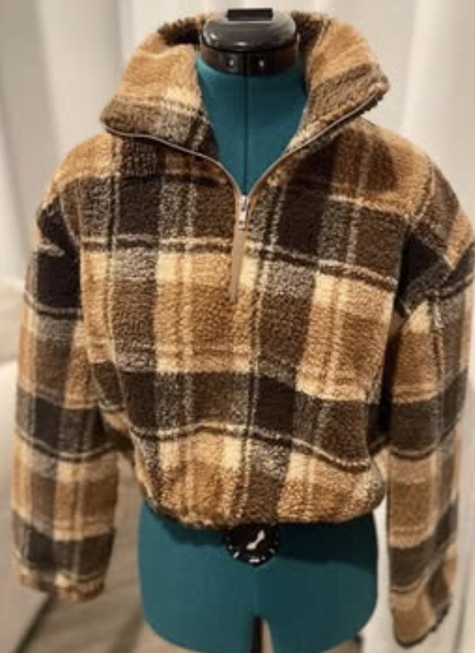 Size Small ZAFUL Women's beige and brown plaid sherpa jacket