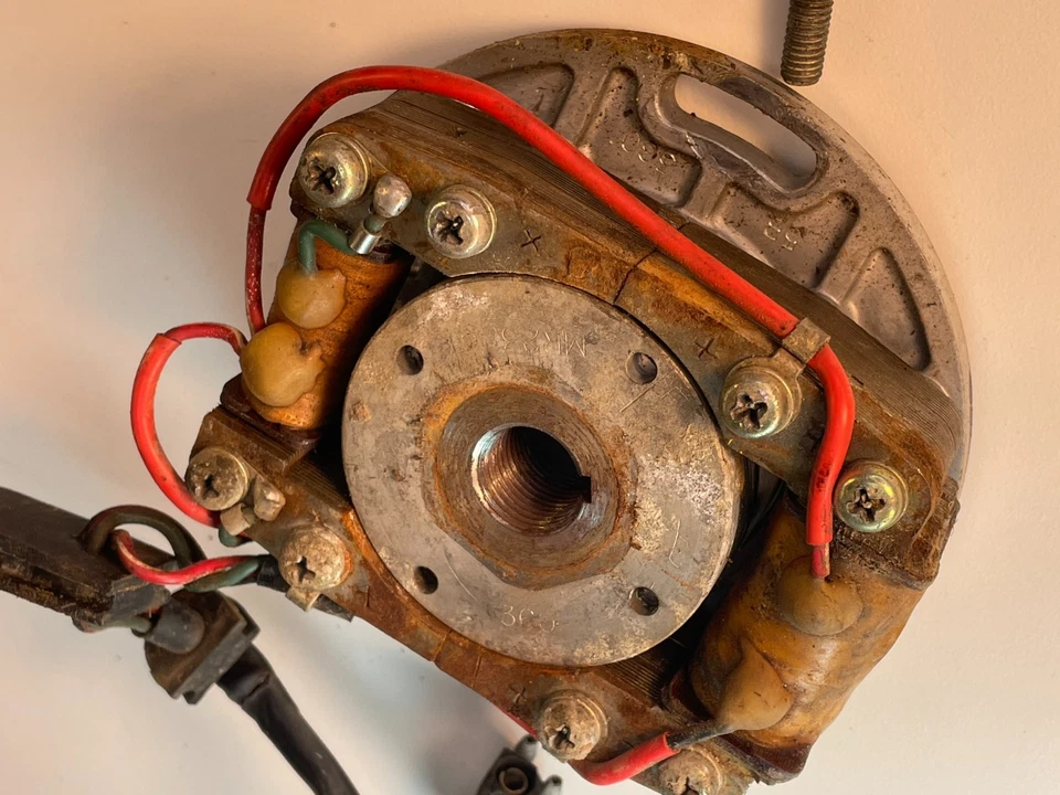 Honda CR125M Elsinore 1975 OEM Magneto y rotor 1974 HM360 Foto 2 de 4