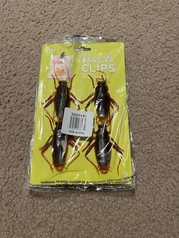 Fred Cucaracha Clips NUEVO* Paquete de 4 Cucaracha Chip Clip Mordaza Regalo/Artículo de Broma/Aterrador/Divertido Foto 2 de 4