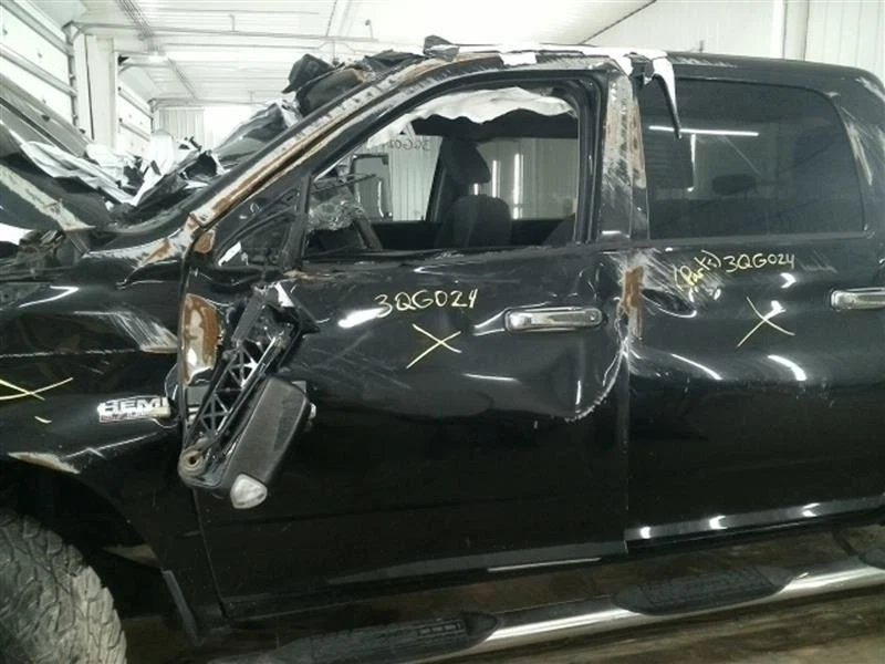 Bote de vapor de combustible RAM2500 2016 104662440 Foto 4 de 4