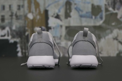 Nike Roshe One Youth Size 7Y Wolf Gray White Running 599728 033 - Picture 10 of 11