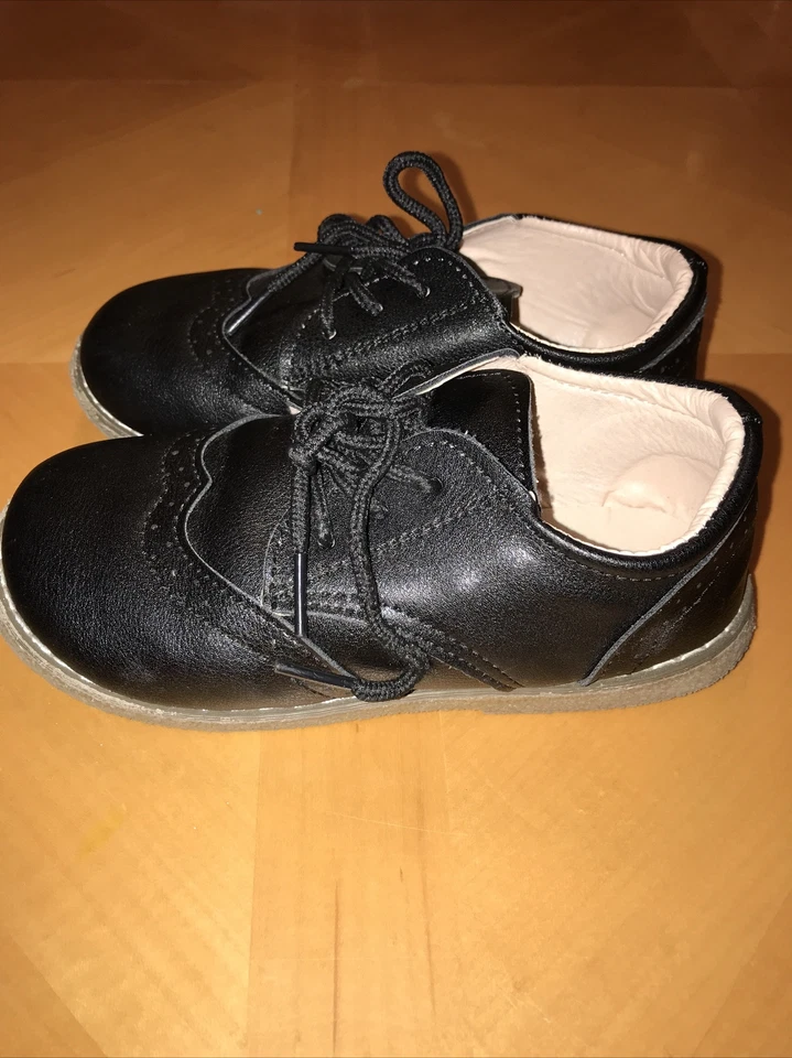 Zapatos Oxford para niños pequeños MG bebé negro encaje excelente usado talla 11,5 Foto 4 de 4