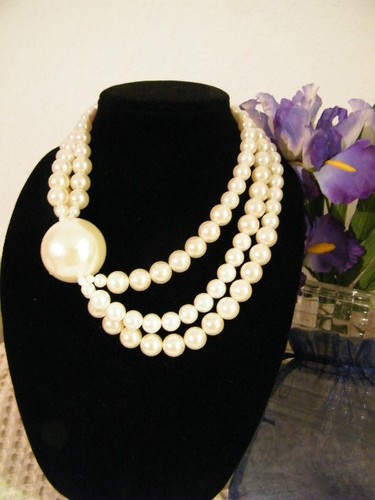 ALPHA NWOT JEWELRY INSPIRED PEARL/ RHINESTONE 3 STRAND 1 LG PEARL NECKLACE - Picture 6 of 6