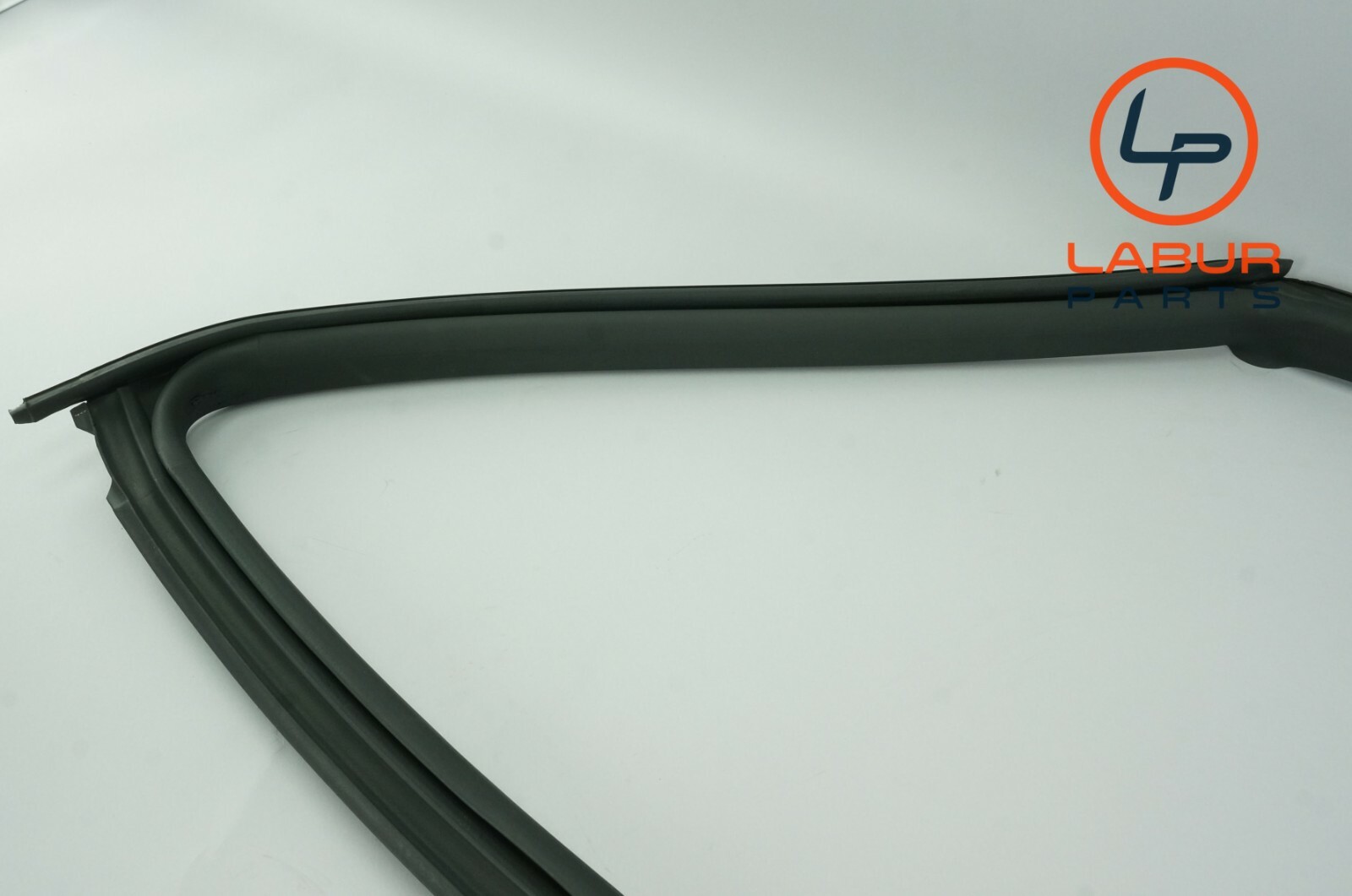 M156 Maserati 14-17 Quattroporte Rear Left Door Rubber Weather Strip Z1954