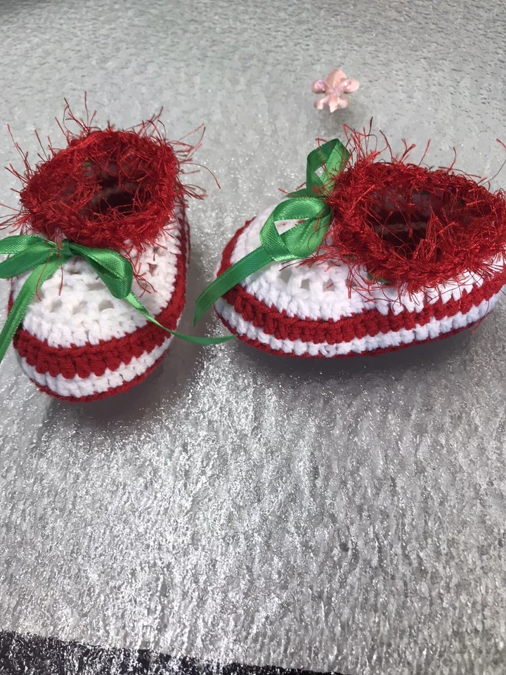 Botines Bebé Crochet Recién Nacido Calcetines Regalo Botines 0-6 Meses Color Blanco Rojo Verde Foto 4 de 4