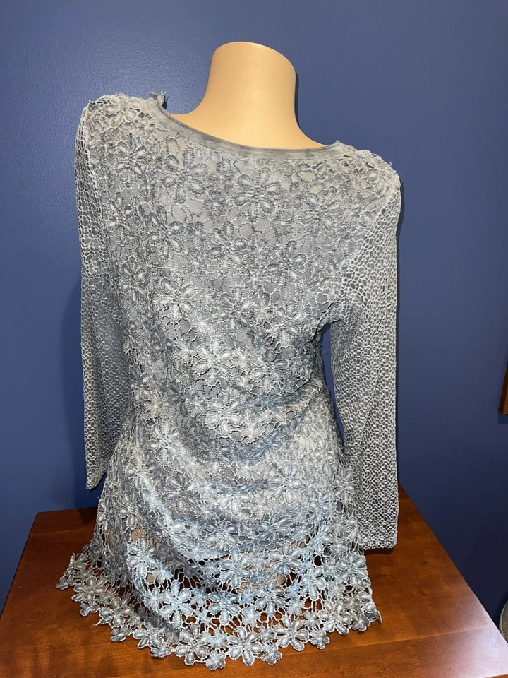Fairycore Gremlincore FERATELLI BOUTIQUE Womens S Top Boho Gray Floral Lace 1535 - Image 3 of 4