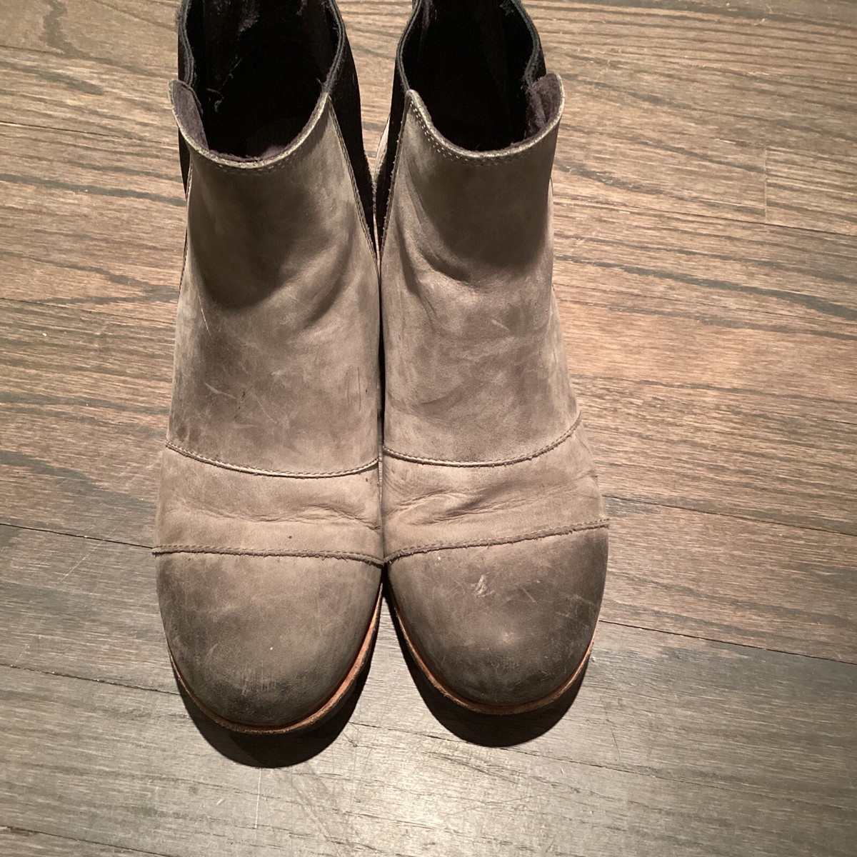Sorel Lea wedge bootie gray size 8.5 SOREL Gray Leather Lea Wedge Joan Of Artic Chelsea Boot Size  main image 2