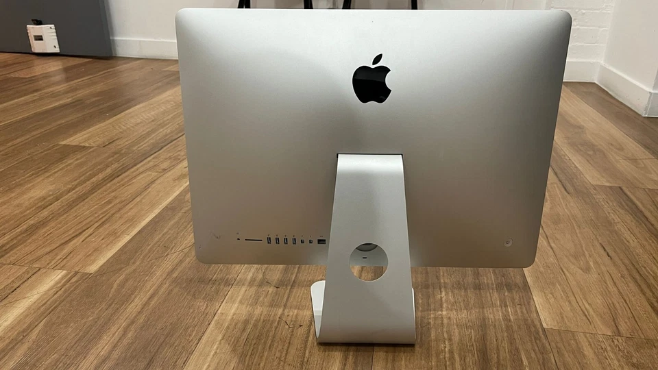 Apple iMac A1418 / EMC 2638 21.5" Intel i5, 8GB RAM, 1TB FD, Slight Crack Edge - Image 4 of 4