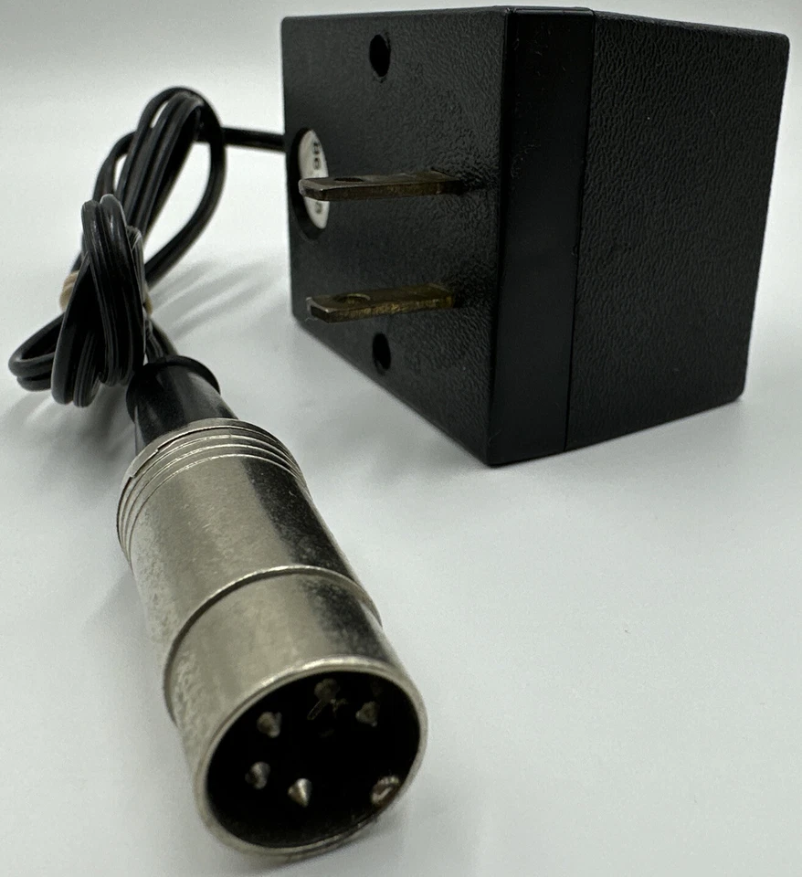 Hasselblad Battery Charger Type 1 - 7V 50m A - 115V 60Hz - 3W - Image 4 of 4