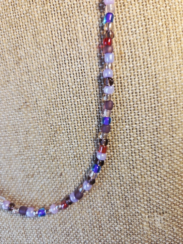 Collar de Cuentas Hecho a Mano Boho Azul Púrpura Cuentas de Vidrio Multicolor Tonos de Bayas  Foto 2 de 4