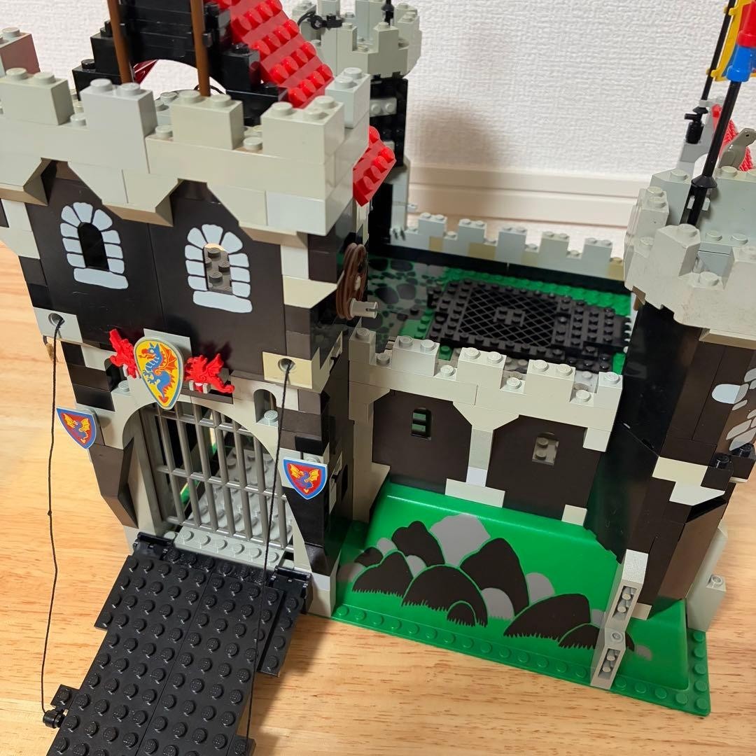 LEGO System Castle Black Knight's Castle 6086 In 1992 Used Retired