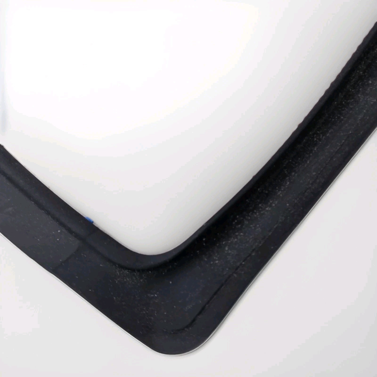 GENUINE ROLLS ROYCE 2017-2019 Cullinan Front Right Door Gap Seal 51-76-7-448-554