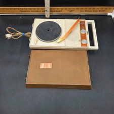 Vintage RCA VMP 16N Portable Record Player Powers On Needs Needle
