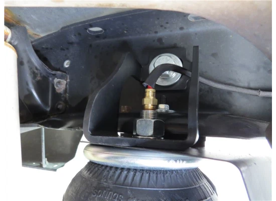 Firestone 2597 Ride-Rite Air Helper Springs for 2011-2016 Ford F-250/F-350/F-450 Foto 3 de 4