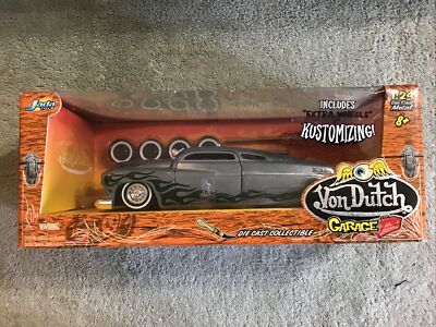 NEW 2004 Jada VON DUTCH GARAGE 1951 MERCURY COUPE 1:24 Die Cast w