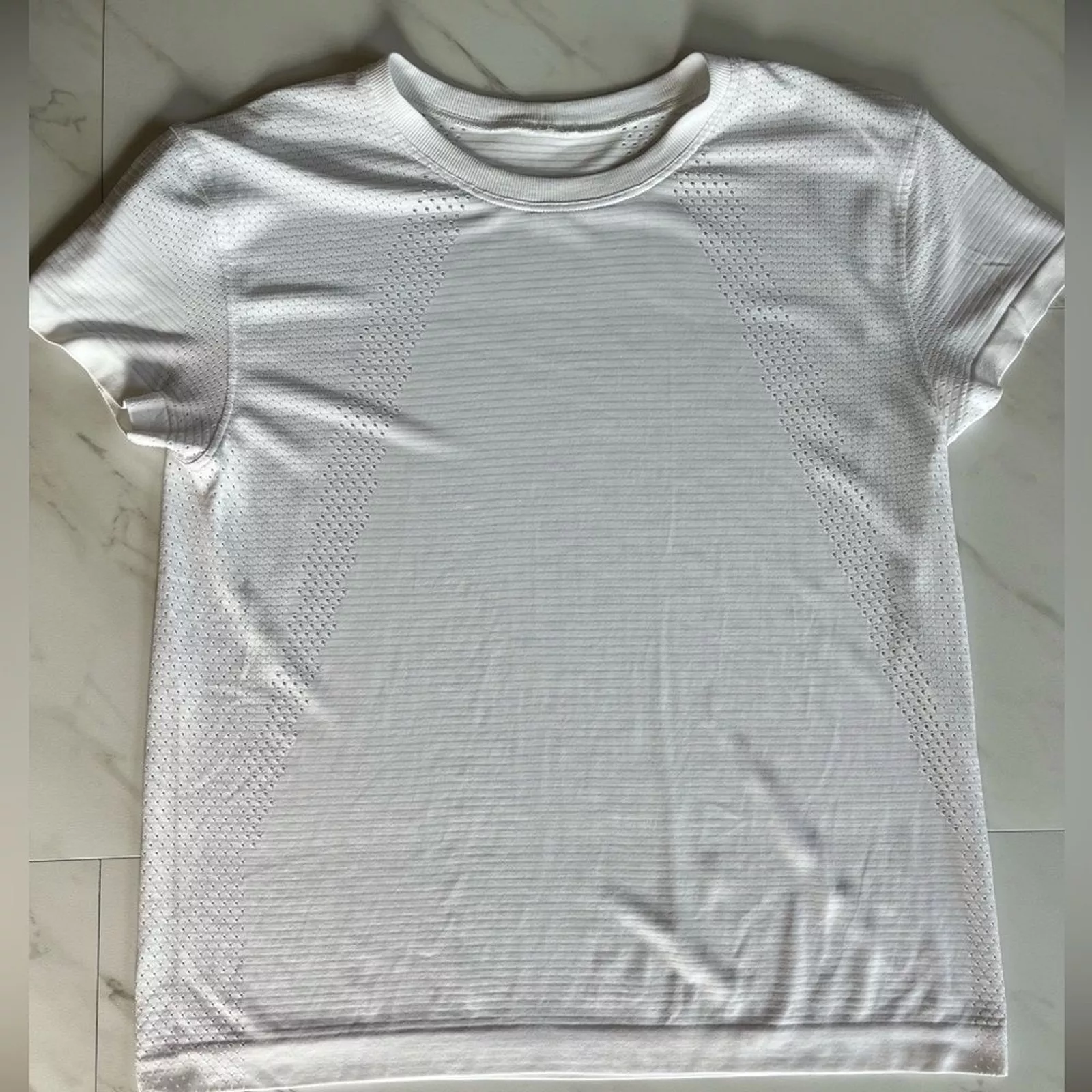 lululemon train to be short sleeve tee shirt