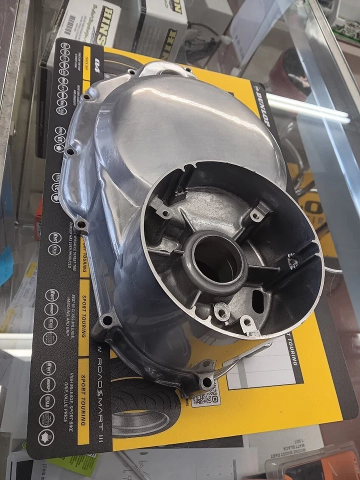 CUBIERTA EMBRAGUE REPUESTOS ORIGINALES SUZUKI GT550 1972-1977 11340-34600 NUEVO DE STOCK Foto 3 de 4