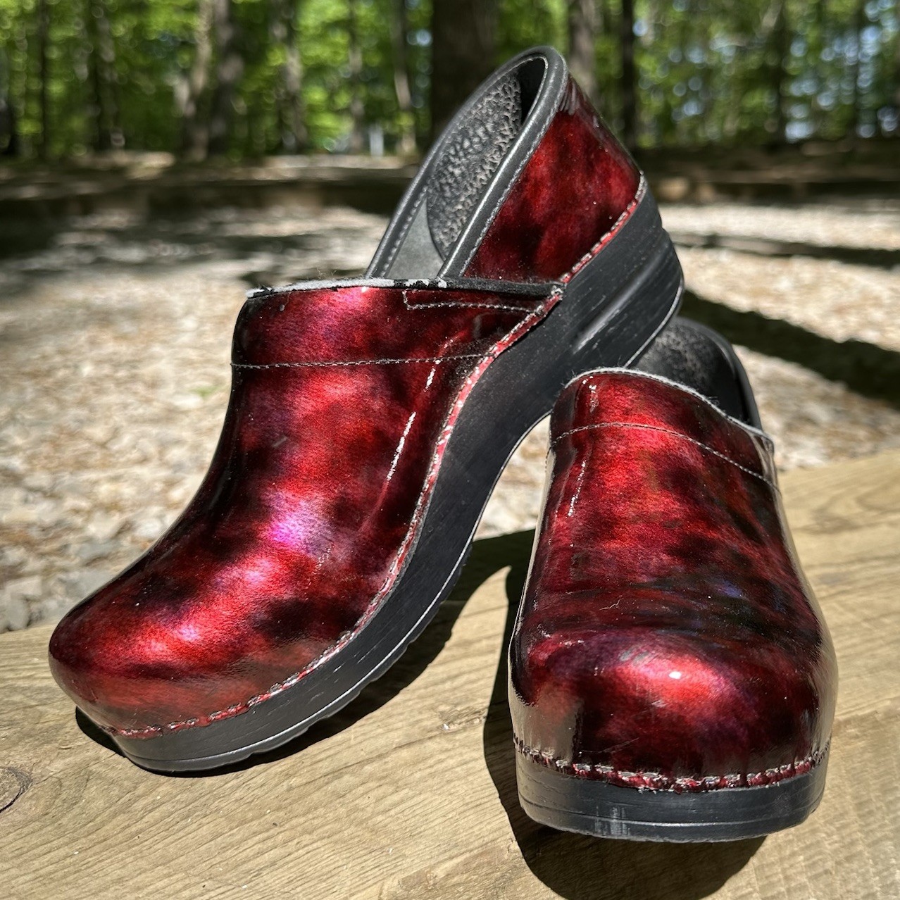 Dansko Professional Clogs Womens EU 39 US 8.5-9 Red Patent Leather Slip On Shoes