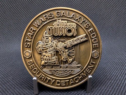 STAR WARS GALAXY'S EDGE DISNEY Security Detachment CHALLENGE COIN Grave Shift  - Picture 2 of 2