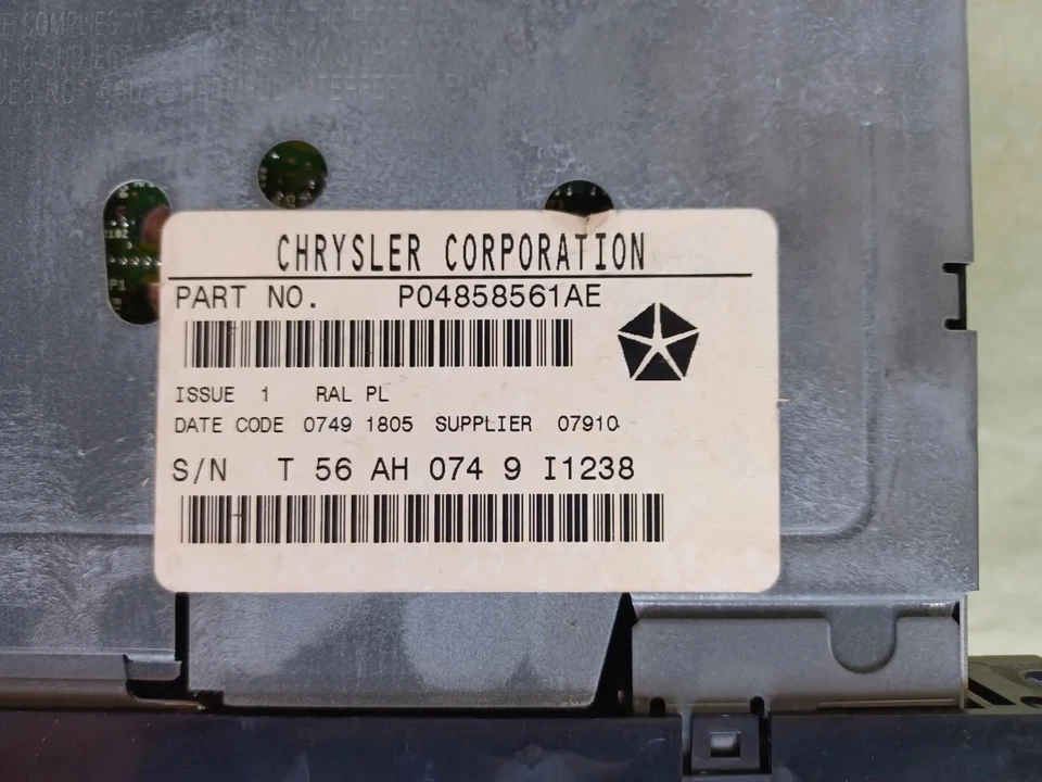 Chrysler Corporation AM FM-радио от 1999 Dodge Neon P04858561AE OEM EUC - Изображение 4 из 4
