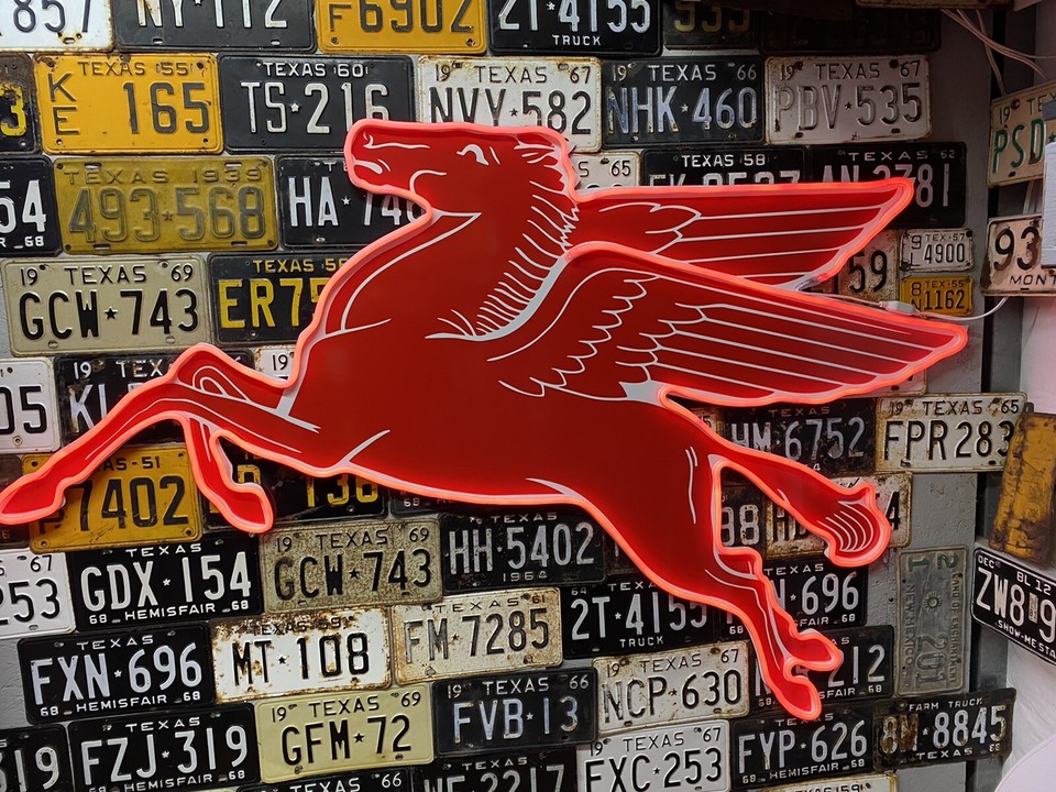 Antique Vintage Old Style LED Neon Mobil Pegasus Gas Oil Service Sign ...