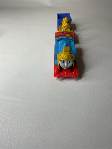 Armoured Thomas Lion & Gold Trackmaster Motorised Battery Train Thomas & Friends - Picture 6 of 9