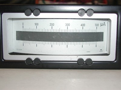 altes Einbau Messgerät mit Lichtzeiger, Messbereich 0-500 µA, Galvanometer