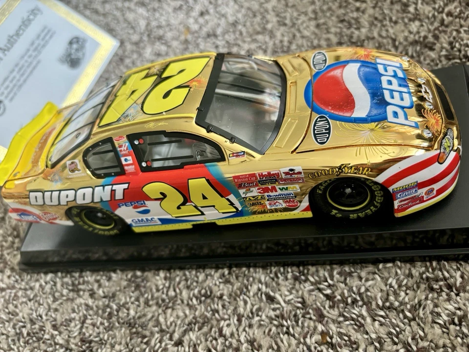 Jeff Gordon DuPont/pepsi/Daytona Gold 2002 diecast 1:24 Foto 4 de 4