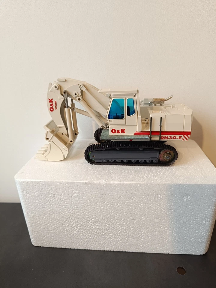 O&K Terex Mining RH30E - NZG 456 - Photo 2/4