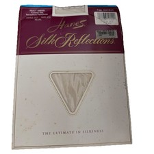 NEW HANES SZ CD SILK REFLECTIONS Silky Sheer Control Top Pantyhose 5  4-6  0 In