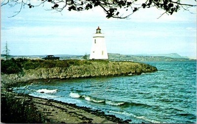 LIGHTHOUSES Le Phare, Inch Arran Point, DALHOUSIE, New Brunswick Canada Postcard