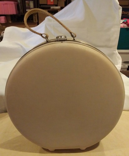 Vintage American Tourister TriTaper 