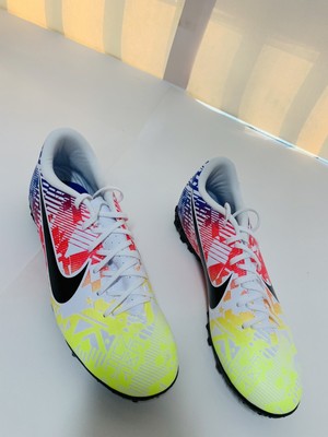 what shoe size is neymar