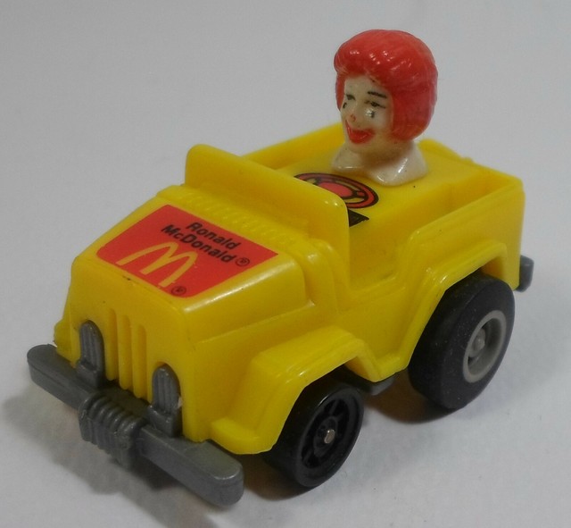 RONALD McDONALD 1987 HAPPY MEAL 2'' YELLOW JEEP PULL BACK ACTION TOY