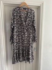 Ladies Size 22 Black Mix Animal Print Dress Tie Boohoo V Neck Sleeves Preowned