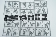Warhammer Fantasy Battle Orc Boyz & Arrer Boyz set of 24 plastic miniatures