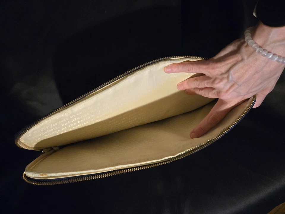 Kate Spade New York Funda para Laptop 13” 14” Estampado Floral Cremallera Bolso MacBook Foto 4 de 4