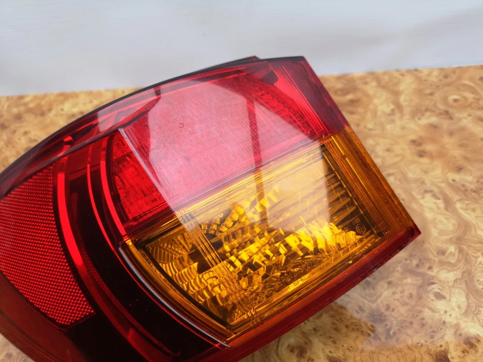 2006-2008 雷克萨斯 IS250 Is350 左后后尾灯制动停止灯 — 第 3/4 张图片