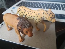 plastic lion and cheeta