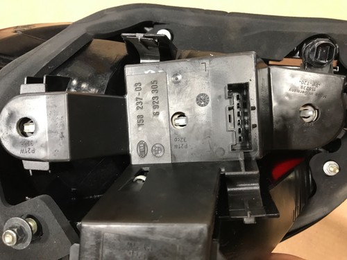 04-07 BMW 530i 545i 525I 525XI E60 OEM Driver Side Tail Light ASSEMBLY LOOK #77 - Picture 6 of 6