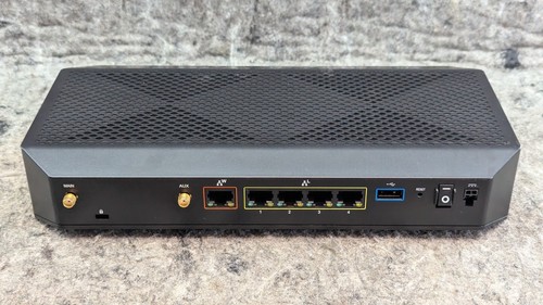 Cradlepoint E110-C4D Router & Battery-Comcast Business E100/110-CP2 S5A036A - Picture 7 of 13