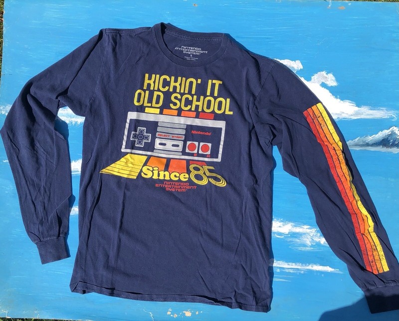 Nintendo Kickin' It Old School Since 85. NES  Mens Size S Long Sleeve 2018