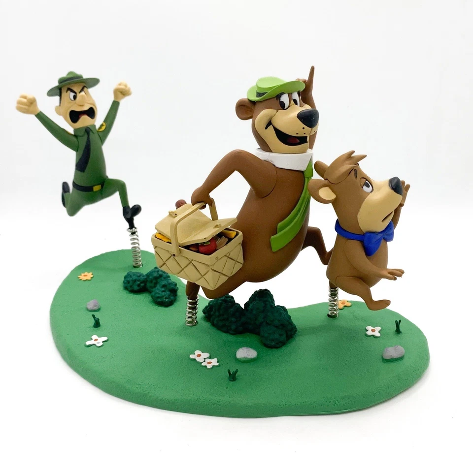 Figura McFarlane Toys 6" Hanna Barbera Serie 2 Yogi Bear Boo Boo Ranger Smith Foto 2 de 4