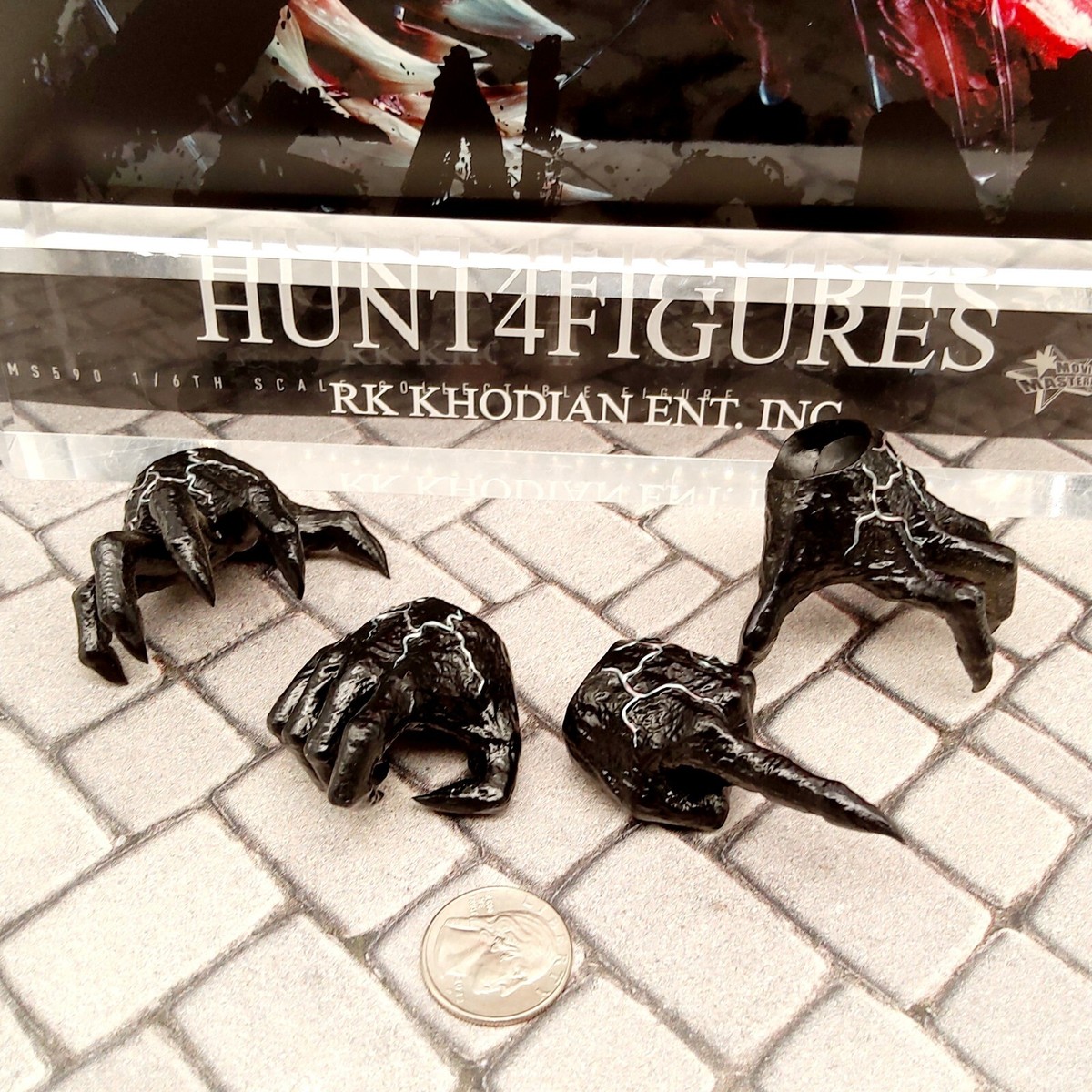 Hot Toys MMS590 Venom Marvel 1/6 Scale Action Figure's Four Hands