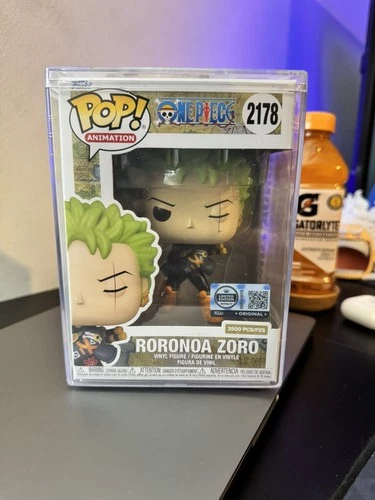 Funko Pop Roronoa Zoro Hot Topic Exclusive LE 3500 #2178 One Piece & Protector
