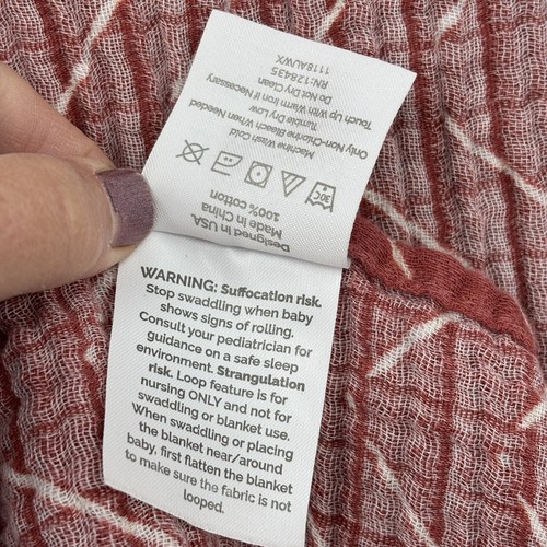 Itzy Ritzy Breastfeeding Boss Multitasking Nursing Swaddle Rust Mudcloth Blanket - Afbeelding 8 van 8