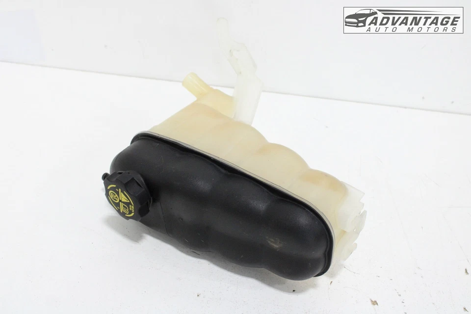 Chevy Silverado 2500 HD 2007-2019 tanque de depósito de expansión de desbordamiento de refrigerante OEM Foto 2 de 4
